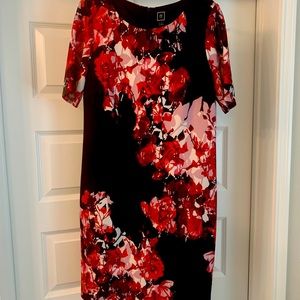 Short sleeve floral dress